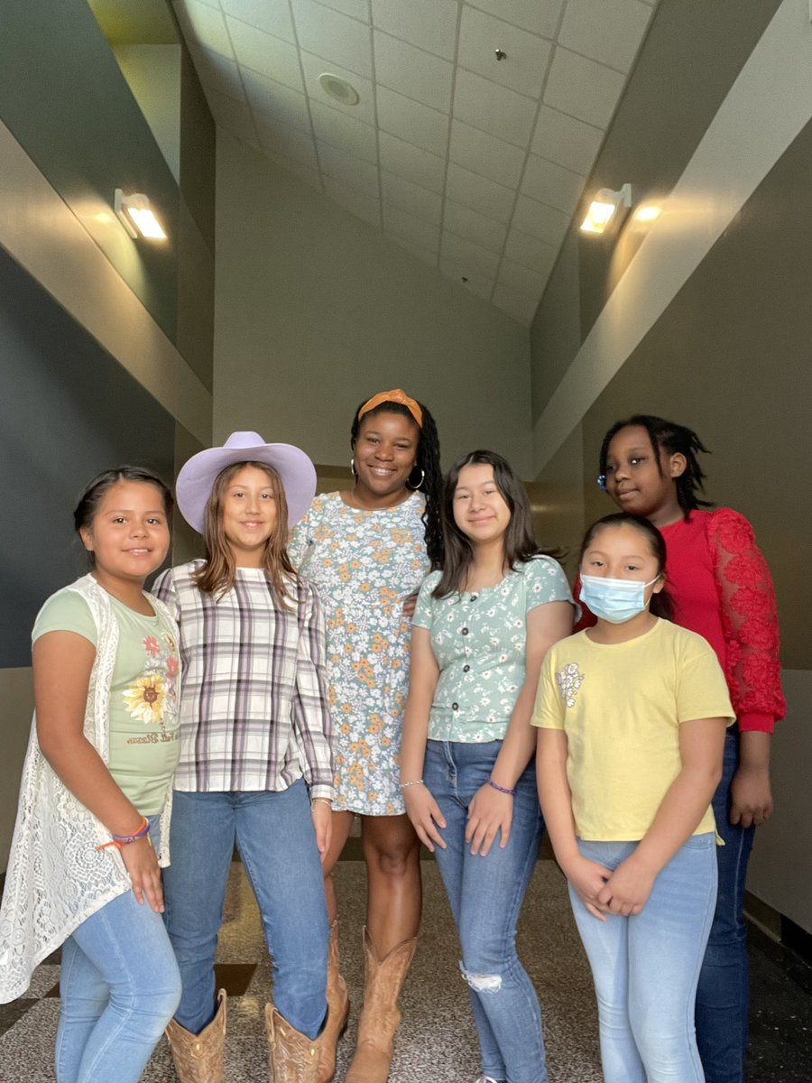 Ash_The_Natural's tweet photo. #GoTexanDay2023 #HISD @DarceleLofton @HinesCaldwellES https://t.co/LBgqq1igil
