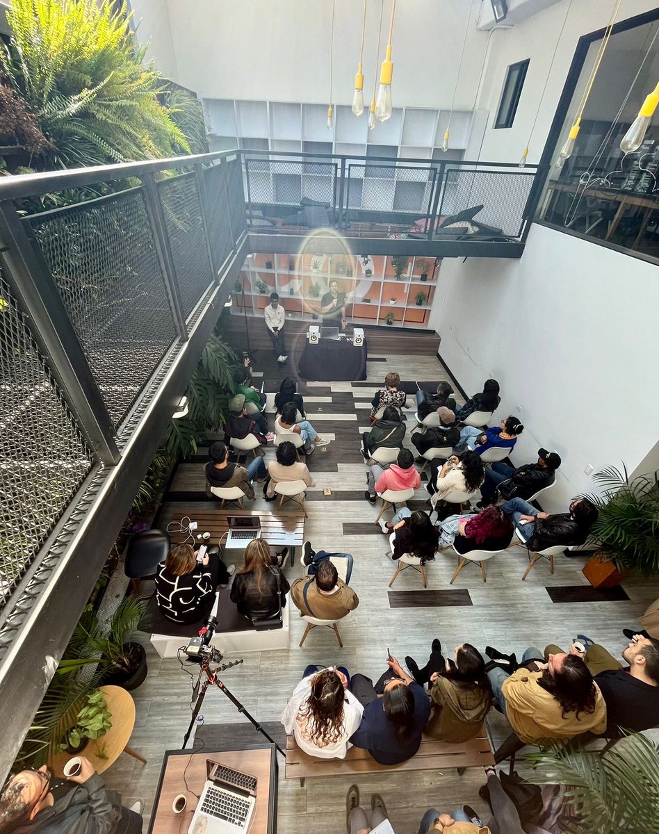 Bogota_CM's tweet photo. Felices de compartir estos espacios creativos con ustedes @juanculasso86 en @colabora_space https://t.co/yDJ9q5LCGi