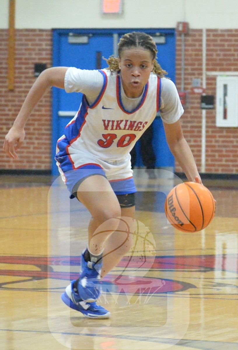 @northmeckwbb's 2 leading scorers, <a href="/Itsjust_Kairah/">Kairah Dixon-Booker</a> and <a href="/vaehwitdabucks/">Nevaeh Farmer🏀⛹🏽‍♀️</a> have both been having great seasons! These two have been operating like well-oil machines on both ends of the court.