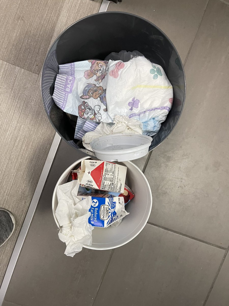 silkycor's tweet photo. If you thought my story about #AvidHotel was bad, it got worse upon my arrival!  Feces, food on the floor, pubic hair etc!  I cleaned my room!  Do better #IHG #teamnass #horriblecustomerservice #IHGcorporate https://t.co/Gfcp5sNVfo