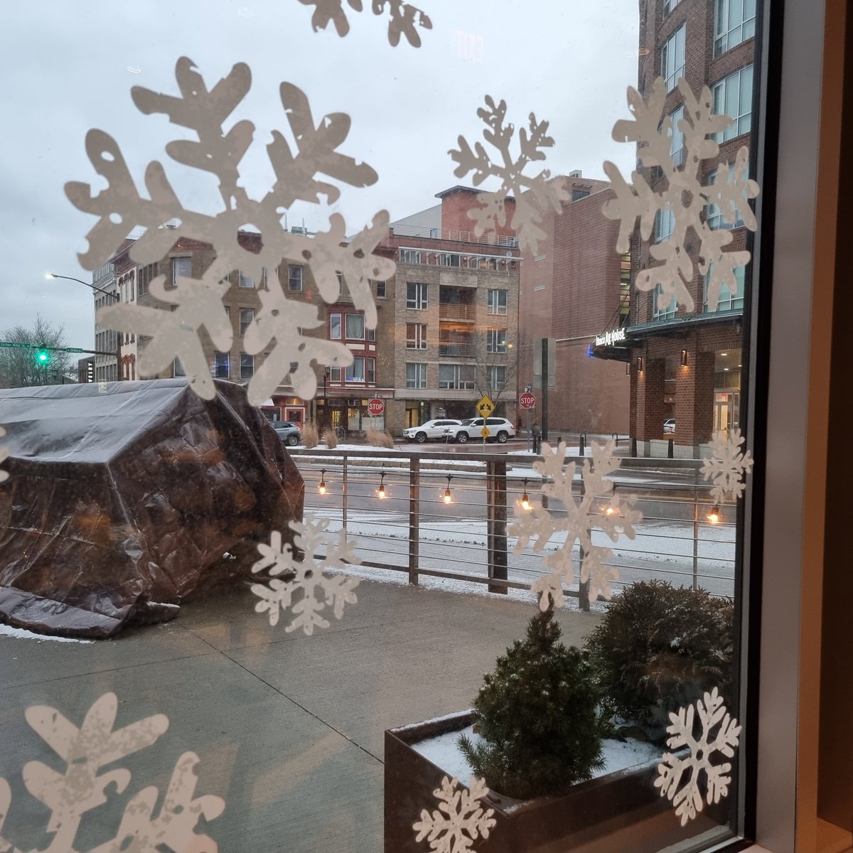 I am excited to be at Cornell University today to give their EDS seminar of wide/ultrawide bandgap semiconductor device reliability. Pretty snowy here.