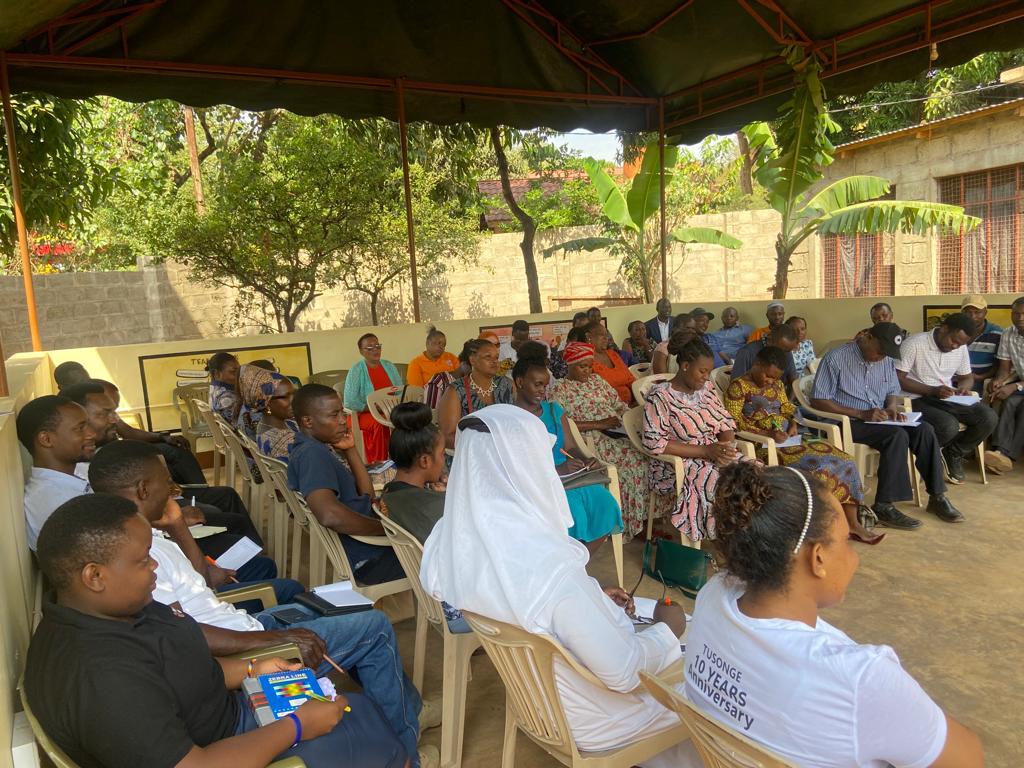 Tusonge_CDO's tweet image. During a session with stakeholders, duty bearers and community members in launching our new 3 years economic empowerment project.
#economicempowerment 
 #projectlaunching