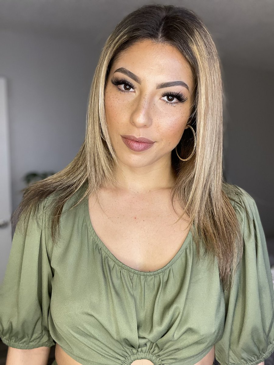 1estherrose1's tweet image. I need more green in my life. 🟢