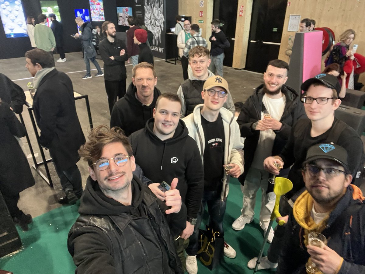 Alex_blife's tweet photo. So nice to meet Dogamers IRL @nft_paris 👋 @Dogami 🙌 #nftparis https://t.co/oxqpZ6j5J0