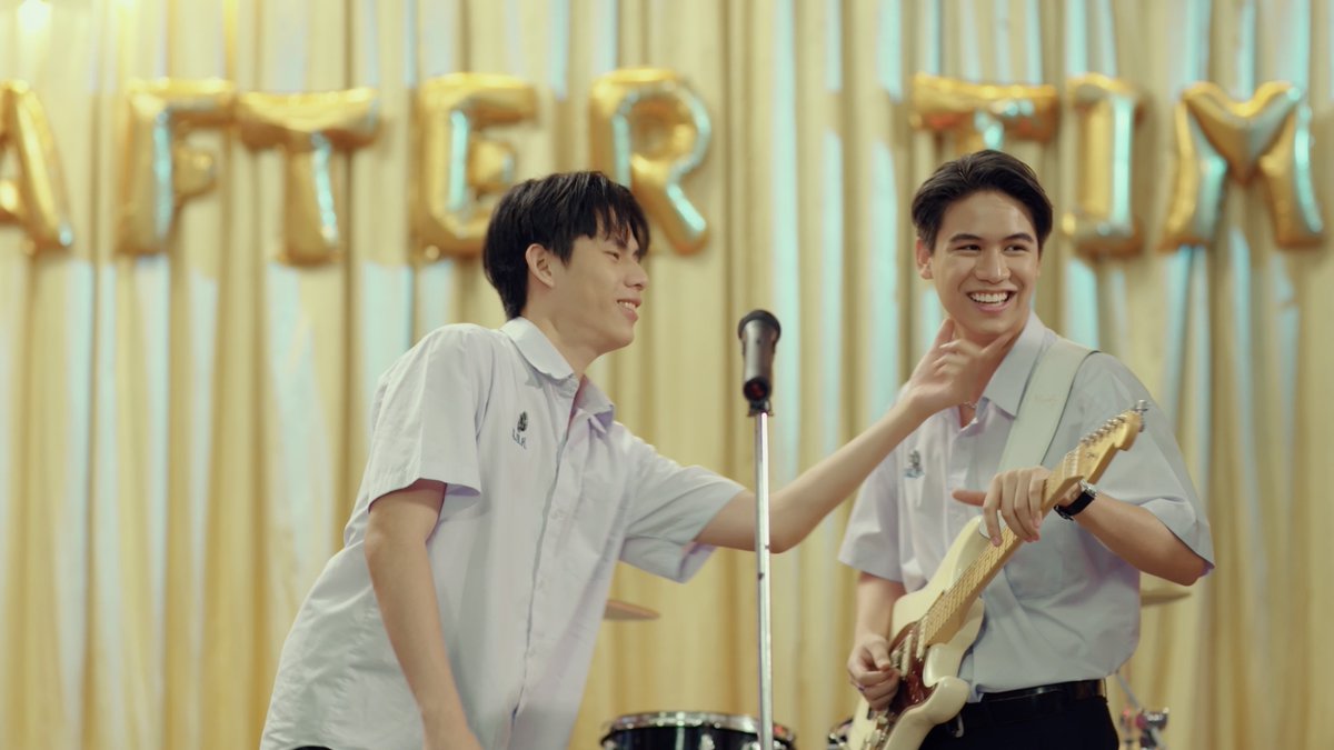 GMMTV's tweet photo. มีคนเขินแรงนะ55555555

#MySchoolPresidentFinalEP #GMMTV 
@tawattannn @winny_thanawin @satangktp @CPassatorn @ffordful @ppromxx_ https://t.co/G1zLjZIVaC
