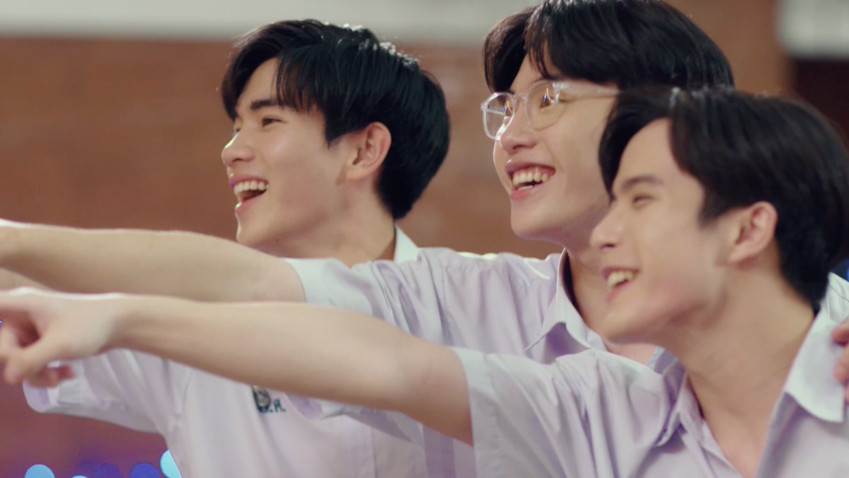 GMMTV's tweet photo. มีคนเขินแรงนะ55555555

#MySchoolPresidentFinalEP #GMMTV 
@tawattannn @winny_thanawin @satangktp @CPassatorn @ffordful @ppromxx_ https://t.co/G1zLjZIVaC