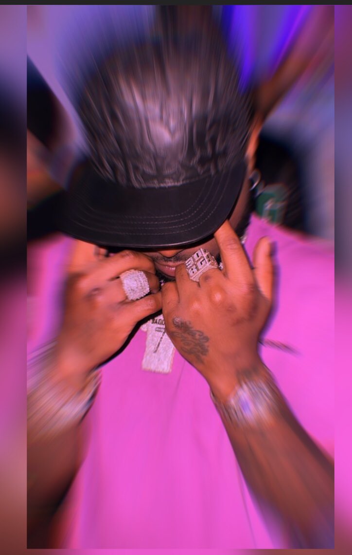 oyl2he's tweet photo. Davido pictures for your wallpaper.
Rt for others🙏🏿

A thread; https://t.co/BkFVebSyRO