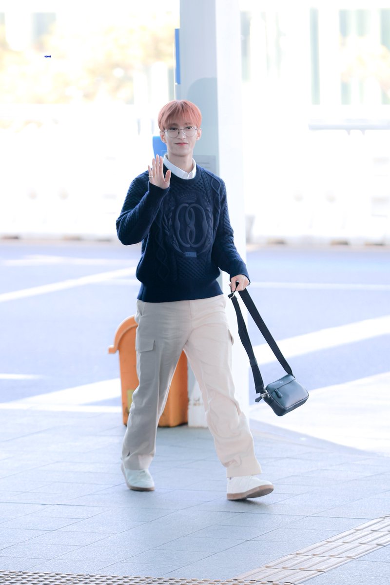 scent_dk's tweet photo. 230224 
#세븐틴 #SEVENTEEN #도겸 #이석민 https://t.co/WgVV7PPUjo