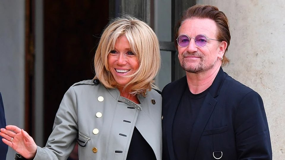 MeaCulpaaa's tweet image. Cet aprem je roulais sur une route de campagne, à la radio il y avait U2, j'ai monté le son et je me suis mis à chanter :
«🎶ONE LOVE, ONE LIFE🎵» 
Et d'un coup je me suis souvenu que Bono était pote avec les macron...j’ai coupé la radio!😩

Vous pensez que j'ai un problème?