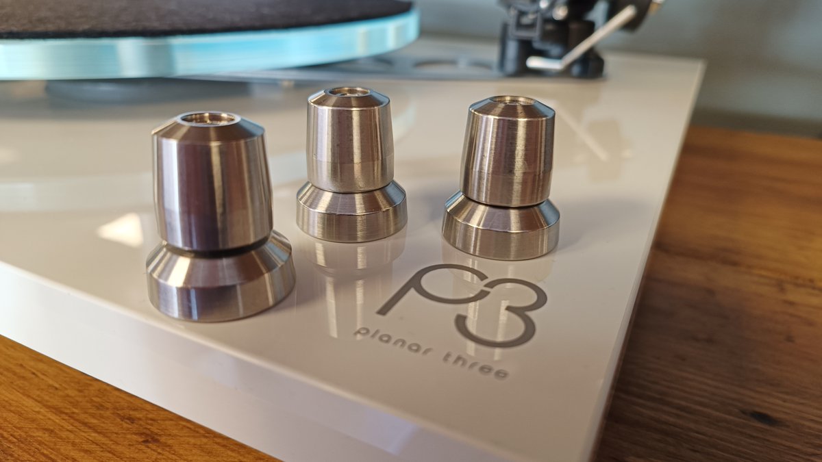 HomeMediaLtd's tweet image. Simon recently undertook a #homedemo, armed with an assortment of products, including #Stillpoints Mini V2s, to improve the performance of this customer’s #hifi system which featured a @RegaResearch Planar 3 #turntable: bit.ly/3kkU3kD

#FreeTrial #TryBeforeYouBuy #Audio