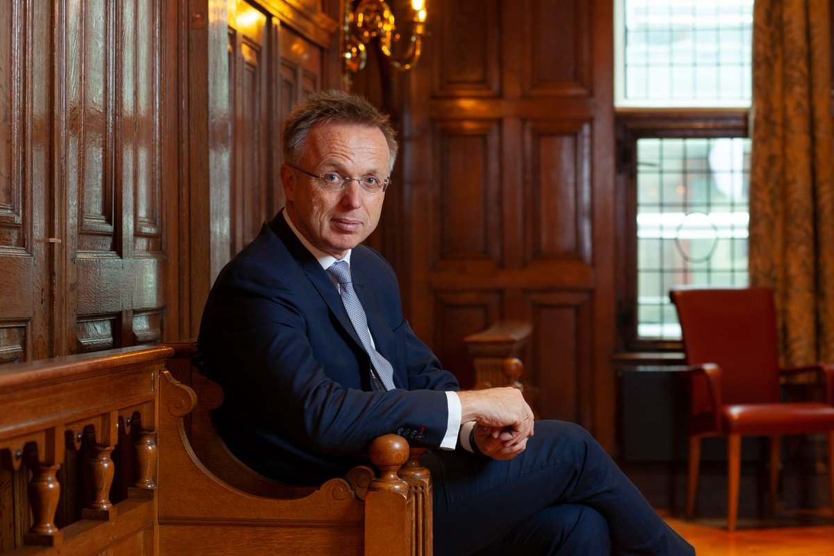 provgroningen's tweet photo. 'Een glashelder rapport', aldus commissaris van de Koning @renepaas over het rapport van de parlementaire enquêtecommissie. 'Er is een ereschuld, zoals de commissie stelt. De staat heeft iets recht te zetten. Nu en in de toekomst'. #pegas https://t.co/NVgkf6qEId
