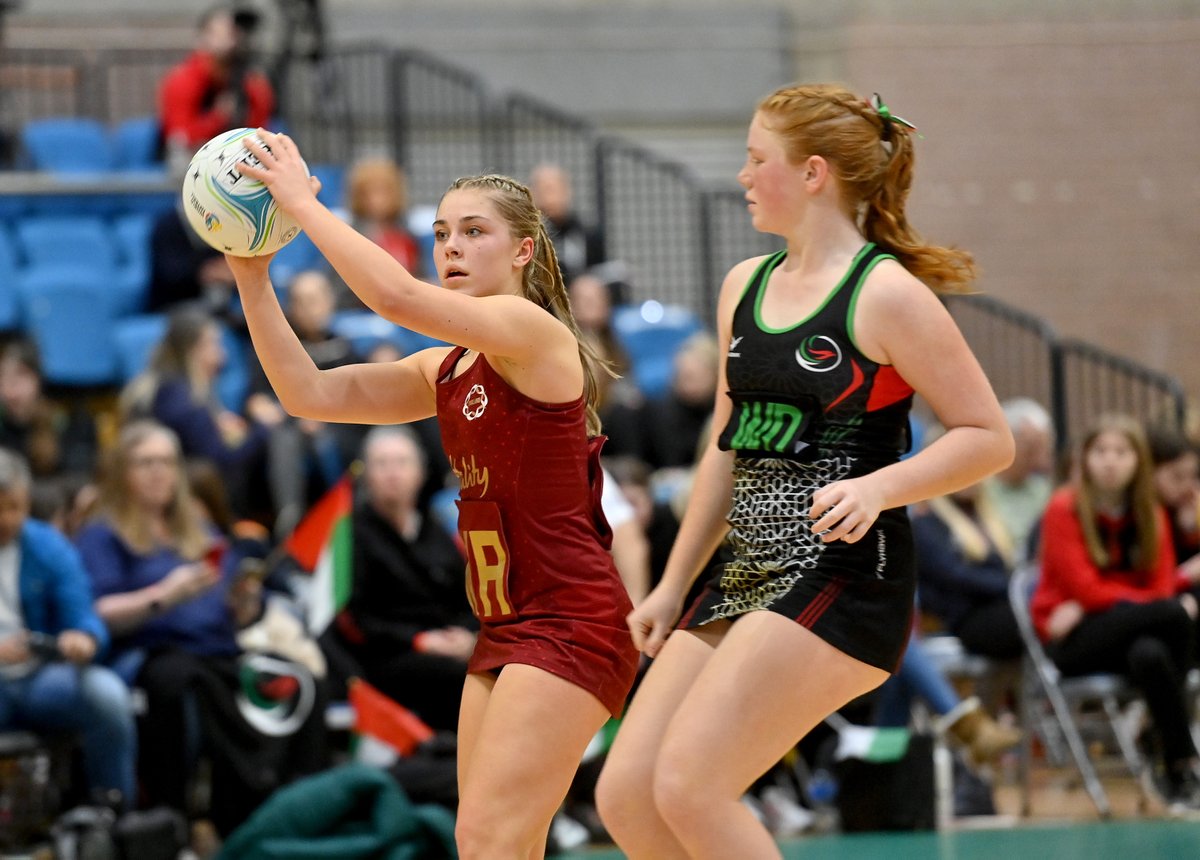 🏴󠁧󠁢󠁥󠁮󠁧󠁿 England U17 81-22 United Arab Emirates U17 🇦🇪

A winning start with all 12 getting out on court and first junior caps for <a href="/izziphillipssx/">izzi phillips🌹</a>, <a href="/hannahgibson1_/">Hannah Gibson</a>, <a href="/elliesadlerr/">ellie sadler</a>, @NeveMarsden and <a href="/katierayner26/">katie rayner</a> 👏 

📸 by Stephen Hamilton and <a href="/netballni/">Netball NI</a>