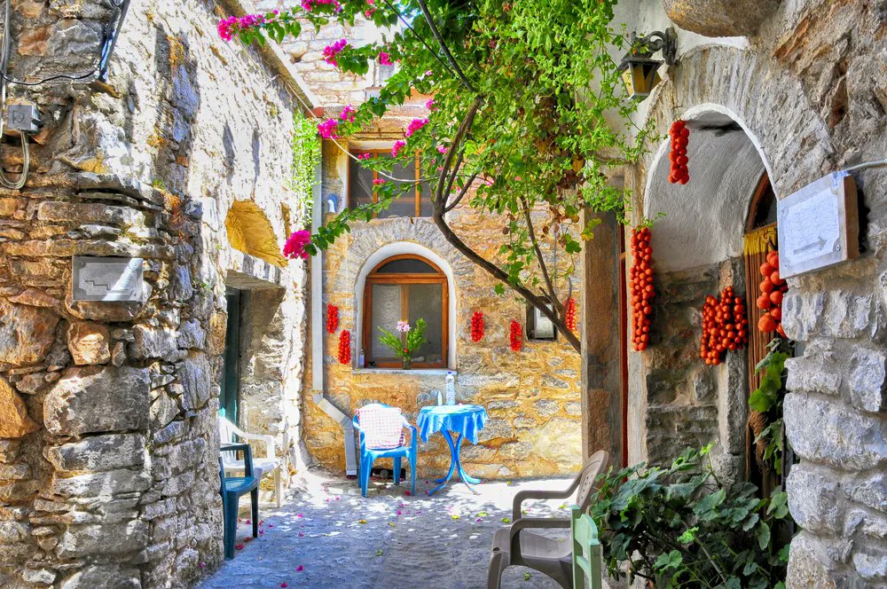 FollowmetoG's tweet photo. Discover with Tds-travel the beauty of the village of Mesta, located south of Chios🌺🏚️💙 

#mesta #chios #greece #greekislands #cyclades #islandvibes #followmetogreece #followmetogreece_gr
#traveltogreece #bookyourstay #greekhotels #visitgreece #accomodation #summeringreece https://t.co/VozNfge99B