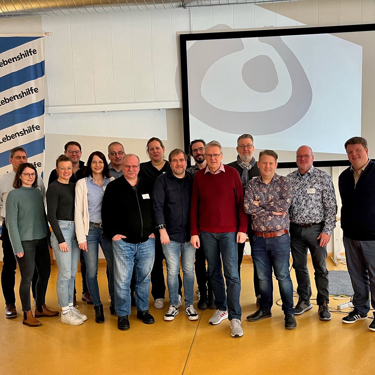 Wir sind fest davon überzeugt, dass die #Digitalisierung die #Teilhabe von Menschen mit #Behinderung voranbringen kann. Genau deswegen haben wir vor 5 Jahren den #Lebenshilfe #ThinkTank Digitalisierung ins Leben gerufen. Gemeinsam arbeiten wir an einer #Strategie &amp; Vernetzung.