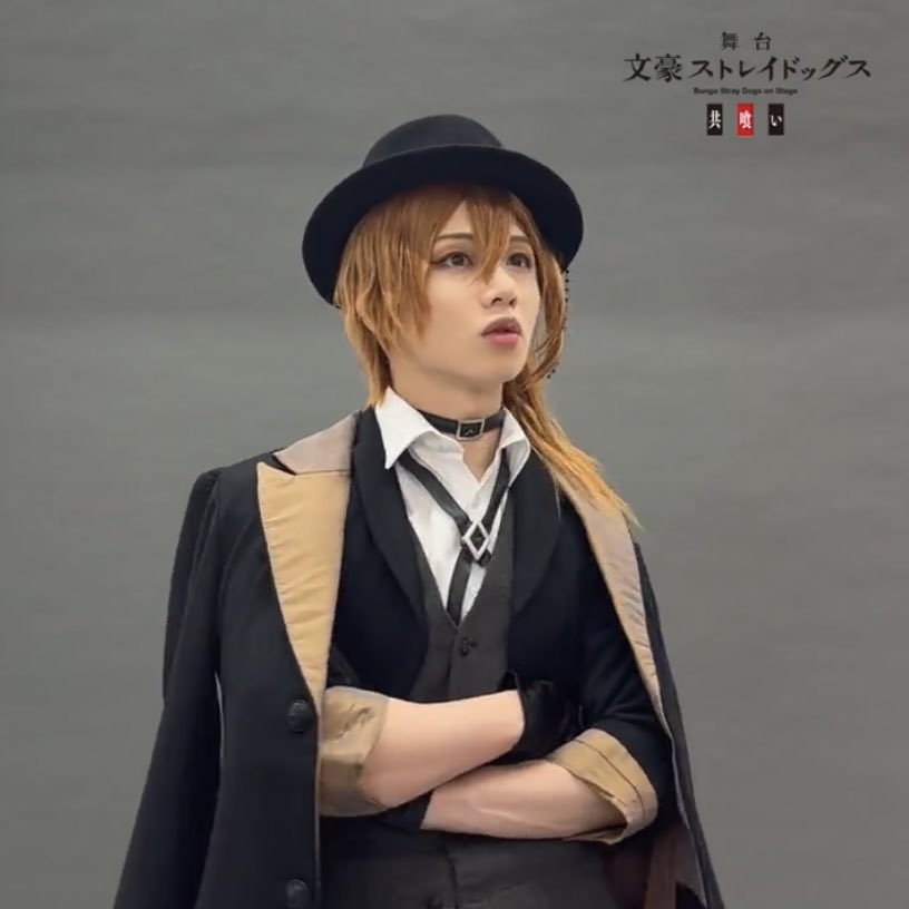 petitesmafia's tweet photo. I love how Ueda just naturally crossed his arms when he started talking 😭 he’s so Chuuya https://t.co/dKLhT7kA0E