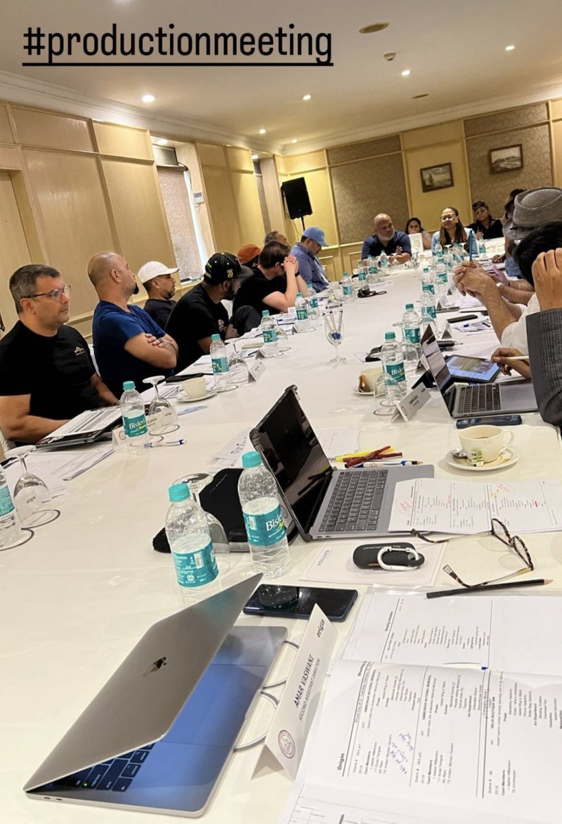 avaduvernayfans's tweet image. Production meeting today 🙌🏾 Ava DuVernay in India for CASTE film adaptation. #WeCanNotWait
📷: Dominique Dawson, Costume Designer