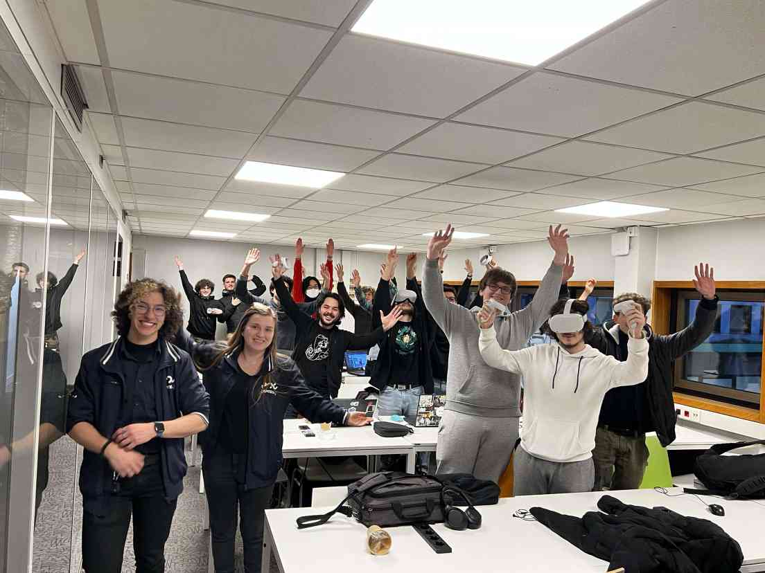 Ce mois-ci lors de nos piscines ARVR, Software, Intelligence Artificielle, Cybersécurité ou encore Peer to Peer, plus de 200 étudiants ont été formés autour de nos pôles d’innovation ! Merci à tous pour votre enthousiasme et à bientôt sur d’autres événements 🚀