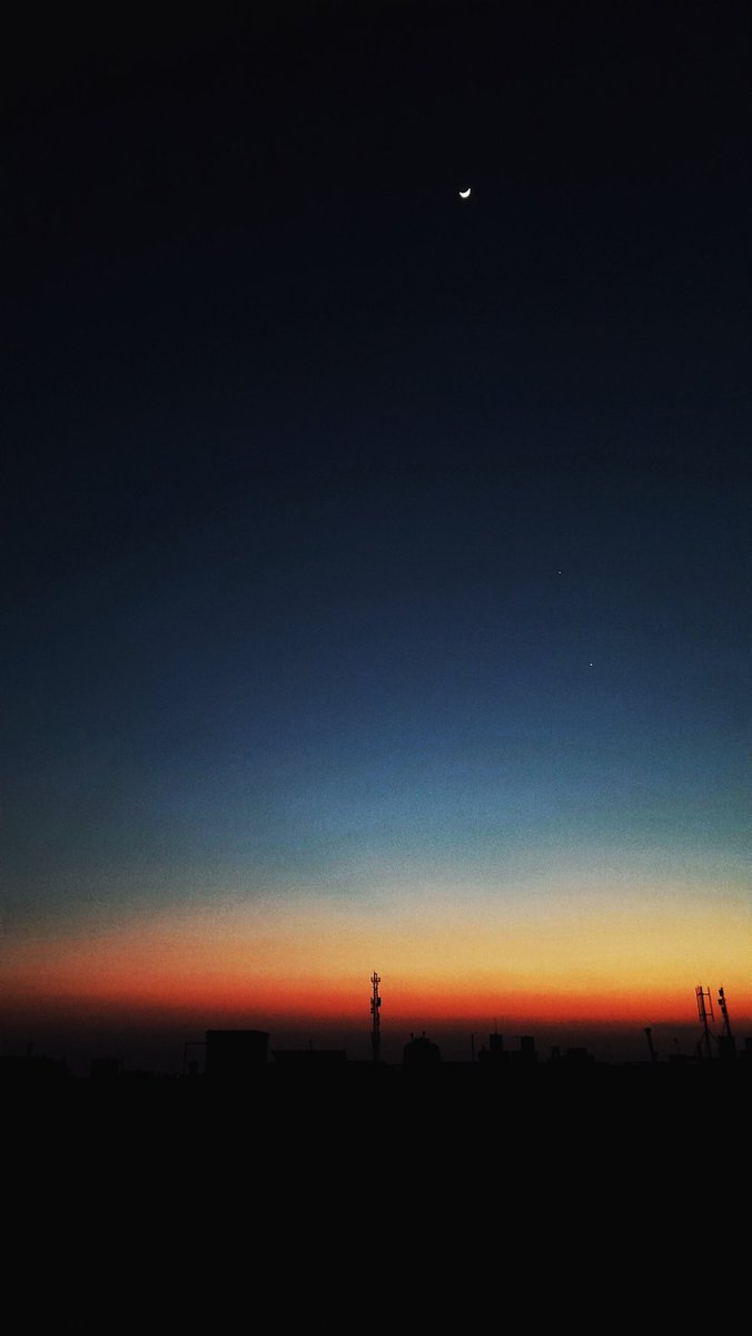 It's a spectacular trio of three celestial bodies marking a rare “conjunction”.
#conjunction #Moon #Astrophotography