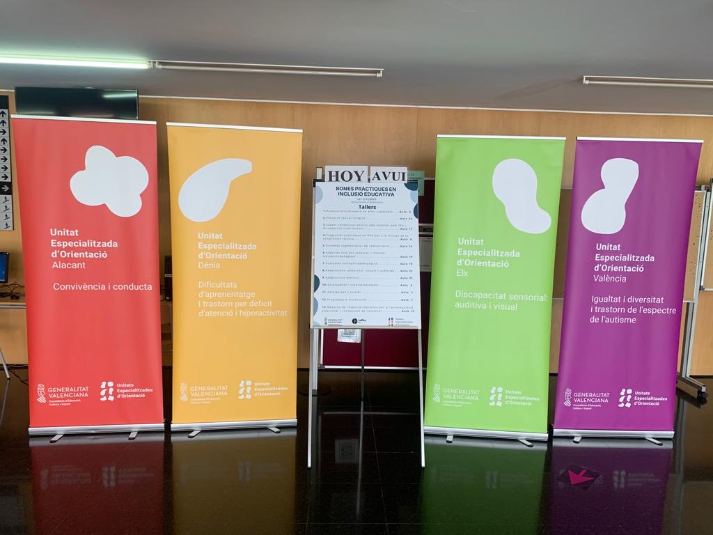 inclusivo73's tweet photo. Preparados para este fin de semana en Elche. Talleres de buenas prácticas en inclusión educativa. ⁦@RaquelAnGi⁩ ⁦@XimoMas_⁩ ⁦@Raquel_Tamarit⁩ https://t.co/gOJRLh8bxY