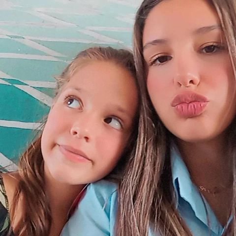 Nuestros estudiantes en las redes sociales, en esta ocasión les traemos a Lia Rodríguez Suárez con 2 de sus amigas. #ipvcecm #ipvcecarlosmarx #ipvce