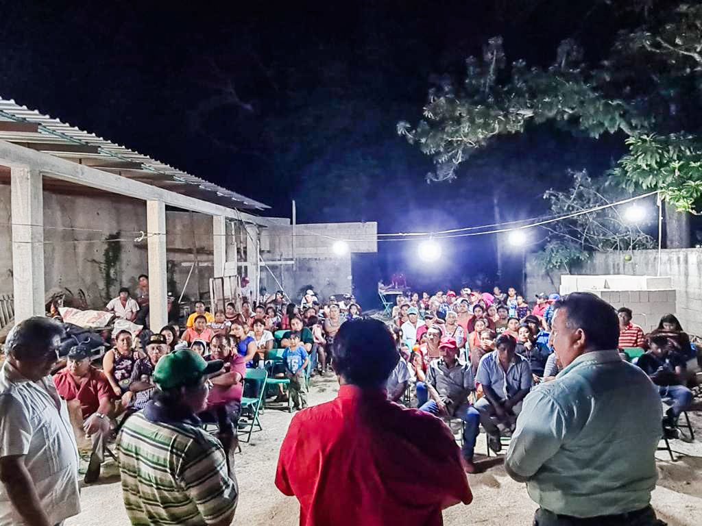 PRI_Yucatan's tweet photo. Saludamos al priismo de #Tiholop, #Yaxcabá, trabajando y fortaleciendo a nuestras estructuras de cada rincón de #Yucatán, con el respaldo y trabajo permanente del Comité Estatal. Siempre #Revolucionarios
@FTorresRivas @gmotorresg @AntonioHomaS Nicolas Avila https://t.co/c8w2O4E59p