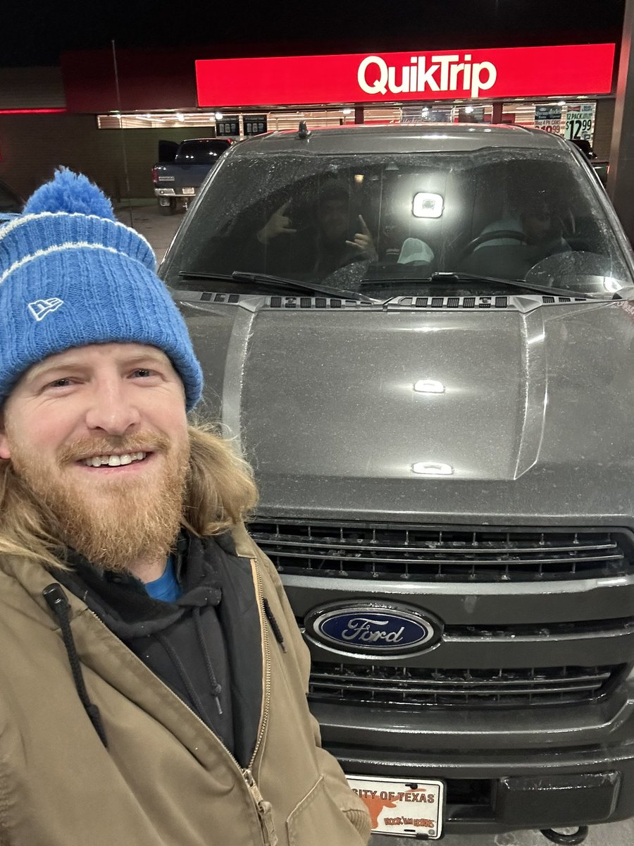 BigTRentals's tweet image. #6am
#roadtrippin
#totheborder 
Ice fishing in northern Minn
Wish us luck through the winter wonderland ❄️🎣
Baby had to stay home 😢 
#OnePride 
#grizzlymanoutdoors