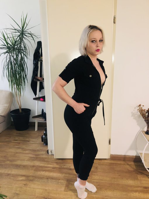 My day is going great for now, but I need something to spice it up🌶️🥵 any ideas 😏😍 Later tonight more