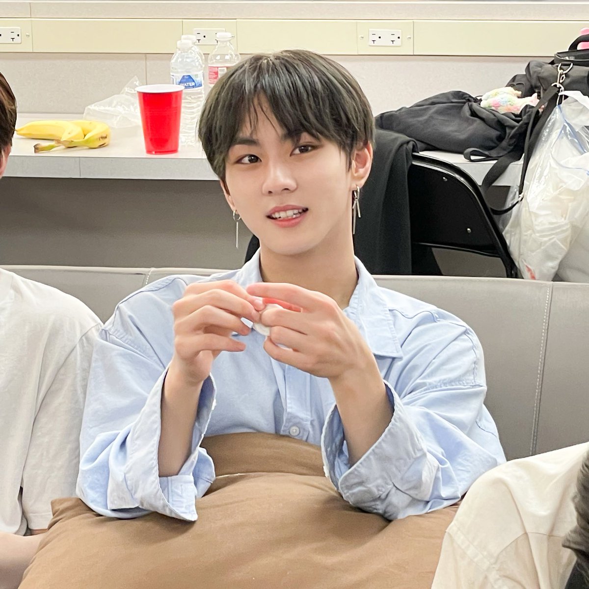 3วิธีดูคนหล่อ
1.ดูรูปร่าง
2.ดูหน้าตา
3.ดูจองวอนเป็นตัวอย่าง