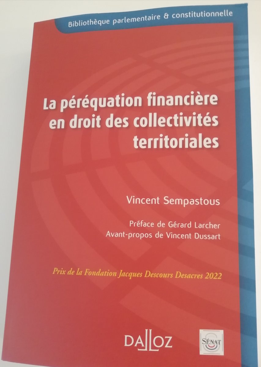 SempastousV's tweet photo. Très honoré et ému de recevoir ma thèse publiée aux éditions @Dalloz . 
Un grand merci au jury du Prix de thèse du @Senat, à monsieur @gerard_larcher et à la @Fondationfrance pour m'avoir récompensé.
Je remercie particulièrement le Pr @VincentDUSSART1  pour son accompagnement. https://t.co/TijzNywknp