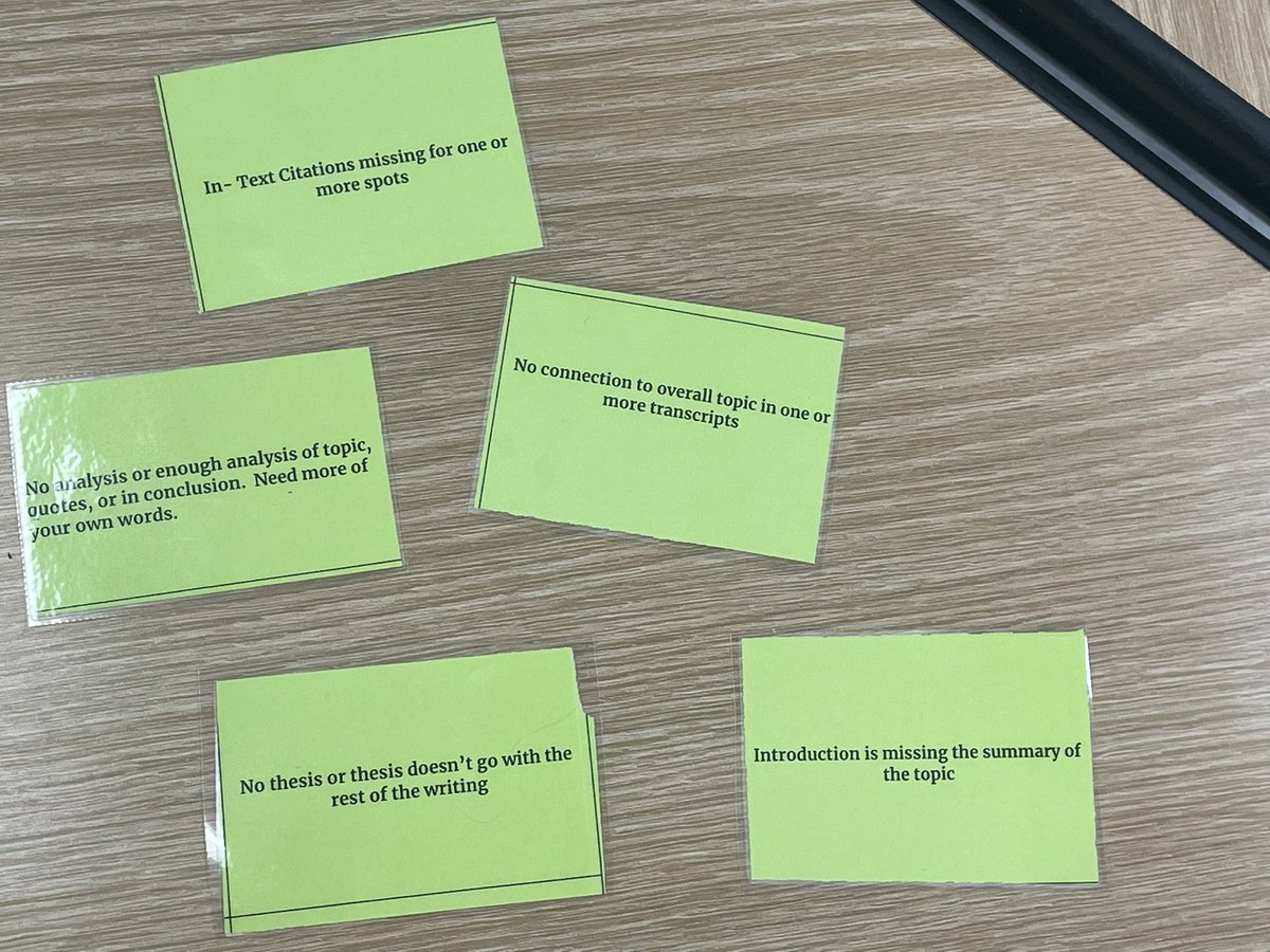 TraceyKracht's tweet photo. Peer review strategy @clames11 ELA 11 students give better feedback based on common mistakes. Adapted from our session with @mmcdowell13! #lpsleads #gojays #feedback #parkedtech https://t.co/XkpTeXvD0y