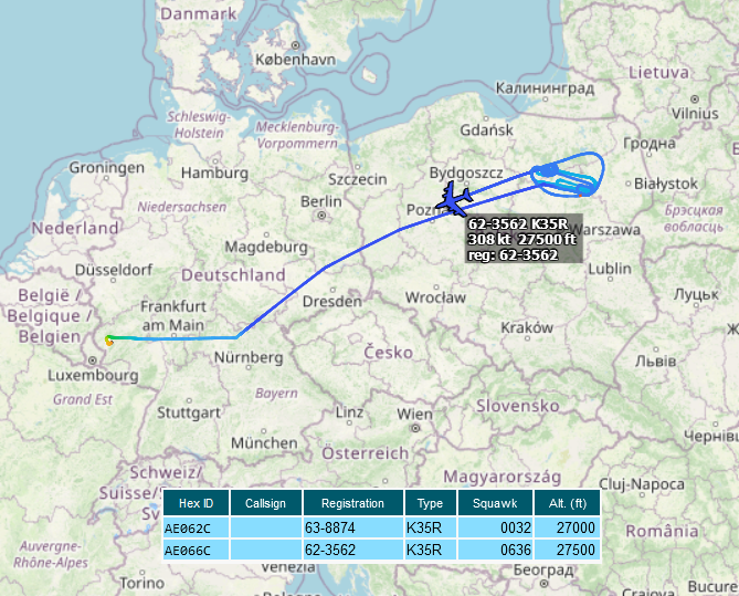 SirListenalot's tweet photo. Two #KC135's #AE062C #AE066C (probably as #BART1x) rtb Spangdahlem in formation. The second aircraft squawking 0032 (following visually). 
@LuftHanzl switch on the scanner! 🙂 https://t.co/oOhPavHQhx