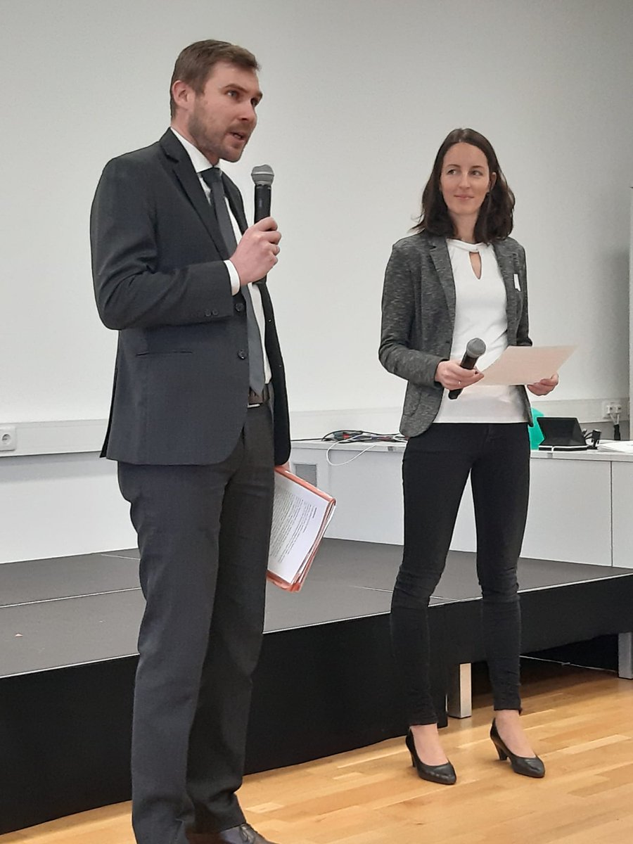 Nach 🇦🇹 geholt haben die #IPRNachwuchs-Tagung Martina Melcher <a href="/UniGraz/">Uni Graz/University of Graz</a> sowie Florian Heindler <a href="/SFUWien/">SFU</a> 🙏Thank you for the Schnitzel! #YoungPIL23