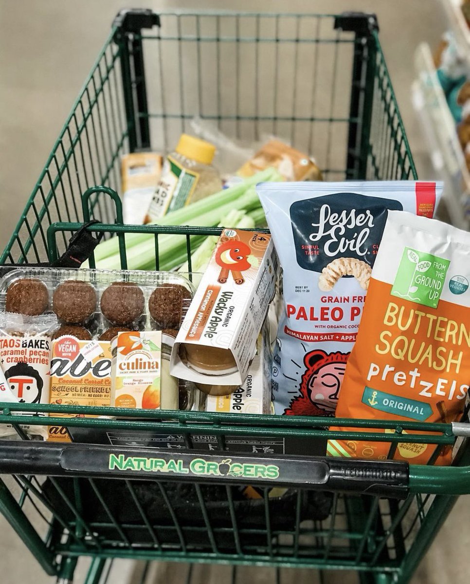 WackyApple's tweet photo. Stocked up with all the healthier snacks to power through the week 🌞! @naturalgrocers 
@wackyapple @abesmuffins @lesserevilsnacks @culinayogurt @taosbakes
#healthysnacks #snacks #organicapplesauce #apples #cartgoals #groceryshopping #groceryhaul #shoppingcart #naturalgrocers https://t.co/XRrJtHFONc