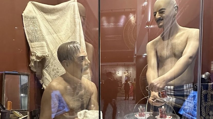 eskisehiryplck's tweet photo. İlk bakışta gerçek insanların yıkandığı sanılan bu hamam aslında bir müze! https://t.co/YhPCYyorUB