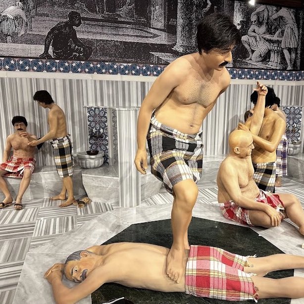 eskisehiryplck's tweet photo. İlk bakışta gerçek insanların yıkandığı sanılan bu hamam aslında bir müze! https://t.co/YhPCYyorUB