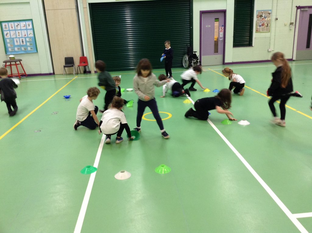 springwoodyear1's tweet image. Our warm-up game this afternoon in PE was dishes and domes #swhpe