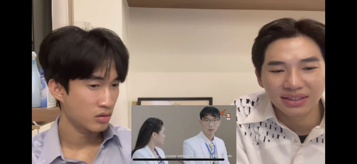 AuSttr's tweet photo. SLE Cushing syndrome MI

ทำไรจ้ะ หมอรันไม่ได้พลาดเรื่อง Cushing แต่คนไข้เป็น antiphospholipid syndrome heparin ลงด่วน น้องรอพี่ตรงนี้ เดี๋ยวพี่ไปเข็นเครื่องมาทำ plasma exchange

คนไข้เป็น cushing ถูกแล้ว อัดยาแรงขนาดนี้โรคยังไม่ remission https://t.co/nujnynXkqP