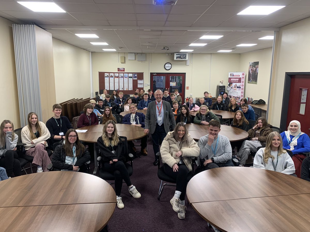 AHS_Politics1's tweet photo. Today we welcomed Lord Best to @AHSYork who spoke about his role as a cross-bench peer and his passion for housing! Our @AHS_AppliedLaw and @AHS_Politics1 students asked brilliant questions on a range of topics from demcracy to policy @UKParlEducation #learnwiththelords https://t.co/Bbgc9QrkrV