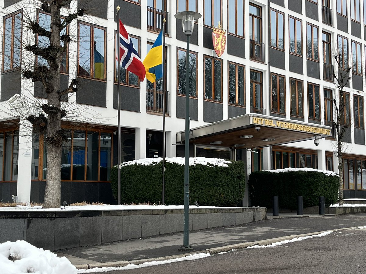 A day of statements for support for Ukraine. Our flags side-by-side outside the Norwegian Ministry of Foreign Affairs.