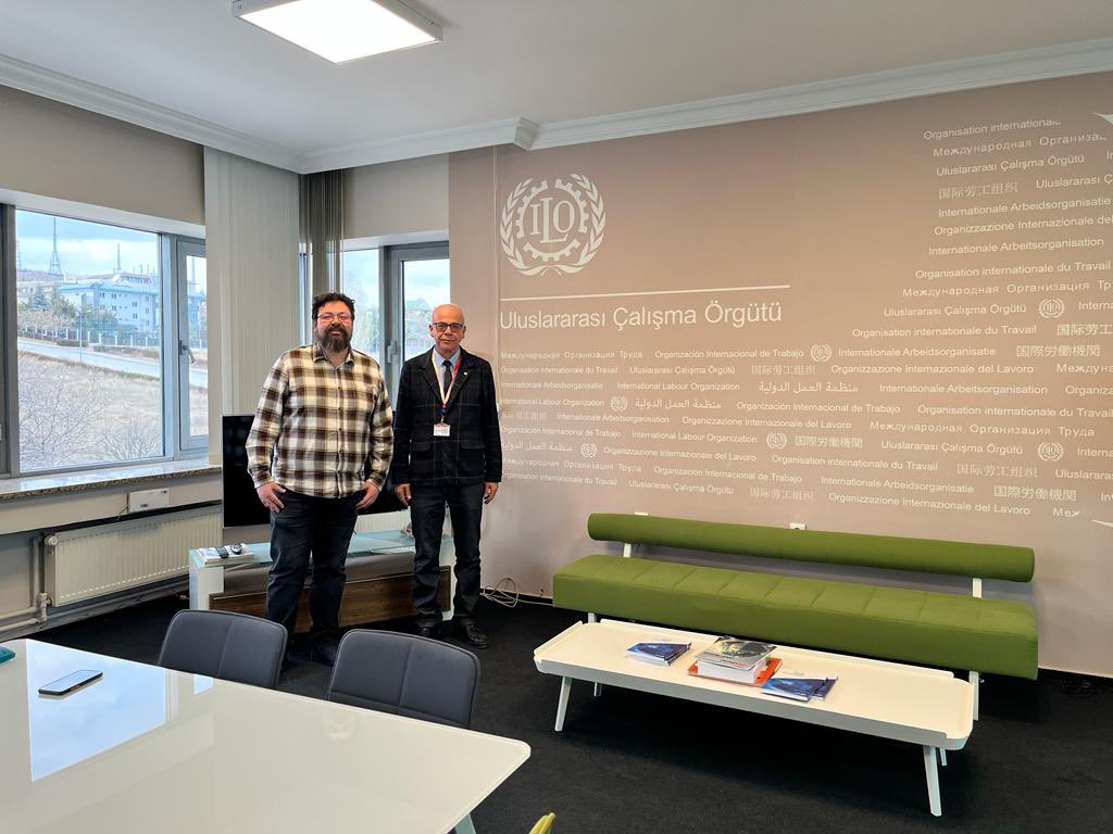 Uluslararası Çalışma Örgütü ILO’ya daveti için teşekkür ederiz,
Faydalı görüşmede bize göstermiş olduğu misafirperverliği nedeniyle ILO Türkiye Ofisi İş Sağlığı ve Güvenliği Sorumlu Ulusal Uzmanı Salih Gökçe Görgeç’e ve tüm çalışanlarına teşekkür ederiz. <a href="/iloankara/">ILO Türkiye</a>