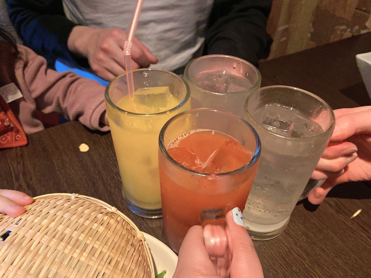 sxx07x's tweet photo. というわけで刻つファミリーと肉寿司食べてきたよ☺️娘ちゃんも乾杯してて可愛い😍💕手繋いで歩いてくれたよ天使🥹💕そして食べるのに夢中で肉寿司は撮り忘れましたむしろこの画像も刻つから貰いましたwwwまた遊んで欲しい〜〜〜🥹✨✨ https://t.co/HTN1jJUFuZ