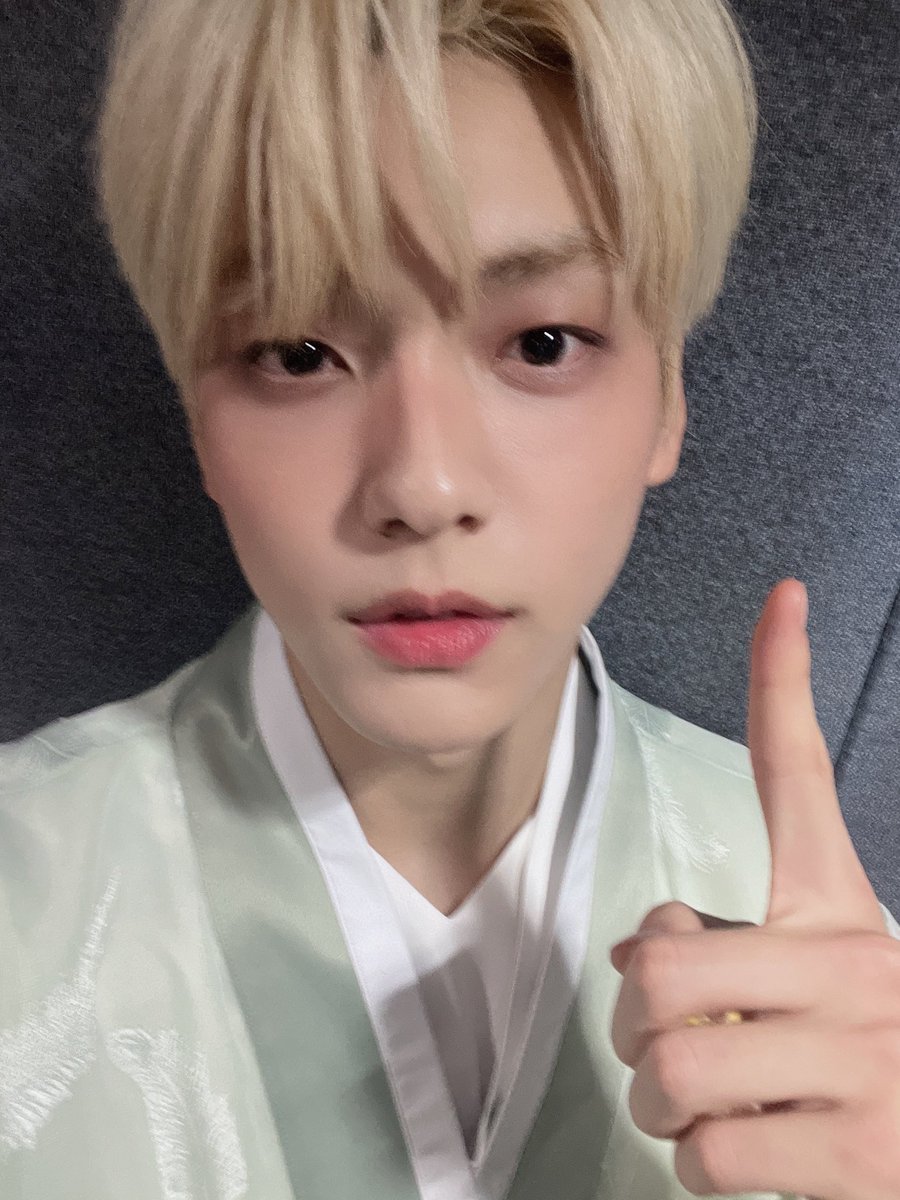 soouobin's tweet image. Our first place at Inkigayo since debut! Thanks to MOA even up till the last day, our promotions were so happy and joyful. Both MOA and members have worked so hard. I'm really happy for this.