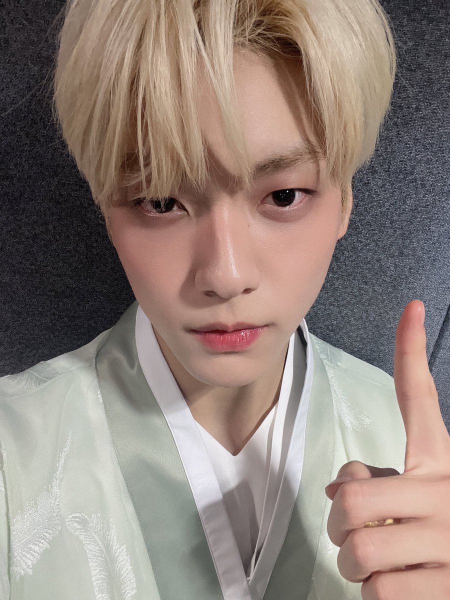 soouobin's tweet image. Our first place at Inkigayo since debut! Thanks to MOA even up till the last day, our promotions were so happy and joyful. Both MOA and members have worked so hard. I'm really happy for this.