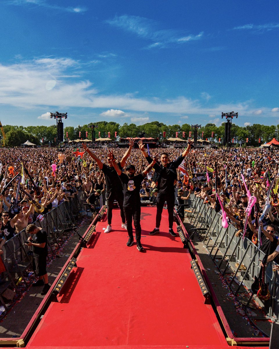 AUDIOTRICZ (@audiotricz) on Twitter photo ππππ€π’π‘.π!! π§‘We're thrilled to announce that we'll be performing twice on the mainstage RED and UV at the event of the year!
Can't wait to bring the energy and connect with you all on those holy grounds!
ππ₯π π¬π’π¨ π₯ππππ¬?! π₯
<a href="/Q_dance/">Q-dance</a> ππππ€π’π‘.π!! π§‘We're thrilled to announce that we'll be performing twice on the mainstage RED and UV at the event of the year!
Can't wait to bring the energy and connect with you all on those holy grounds!
ππ₯π π¬π’π¨ π₯ππππ¬?! π₯
<a href="/Q_dance/">Q-dance</a>