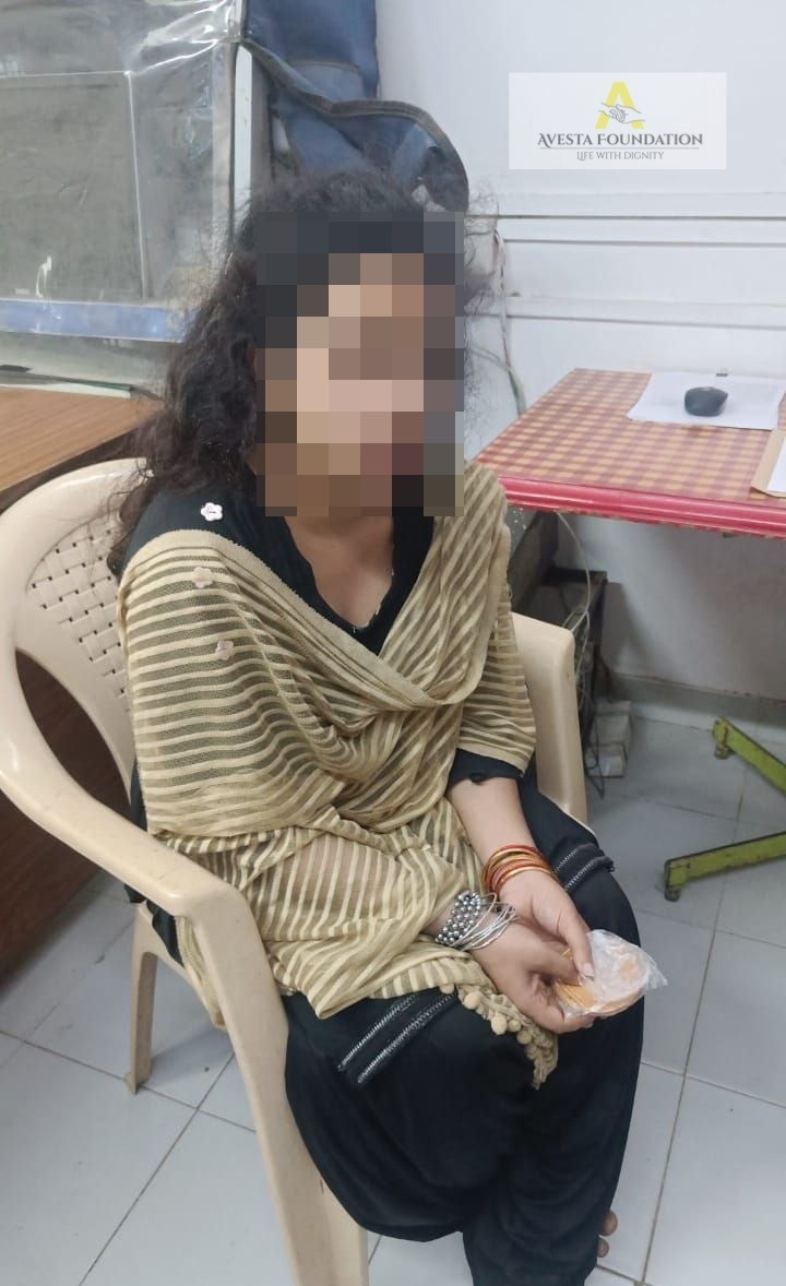 Avestaonline's tweet photo. We're glad she found her family soon. Sadly, many suffering from depression or mental unstability ain't so lucky.
#naazpatel #nonprofit #support #giveback #needypeople #humanity #socialwork #rescue #missingperson #change #dogood #kindness #destitutes #donation #AvestaFoundation https://t.co/jUiD5X3eSG