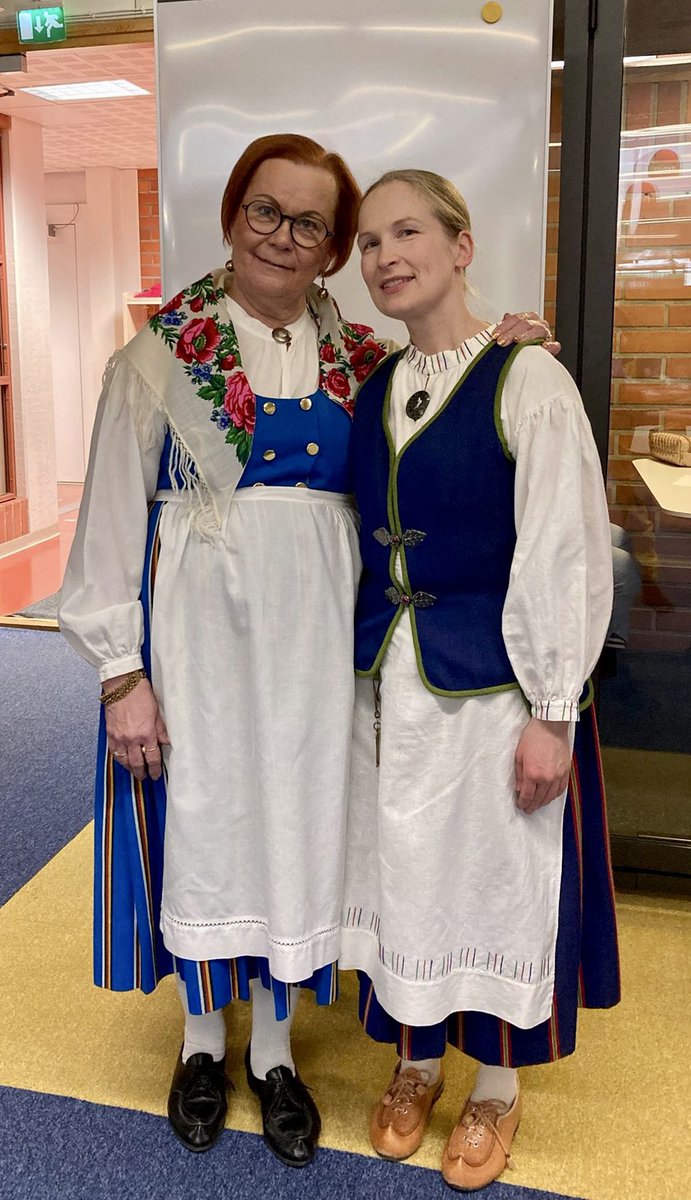 Linnanmaan alakoulu juhlisti tänään Kalevalan päivää perinteitä kunnioittaen. Kiitos Äppö-solun opettajille sekä oppilaille tunnelmallisesta ja herkästä hetkestä. Kuvassa terveiset Kirpasta. #Kalevalanpäivä <a href="/enorssi/">eNORSSI/FTTS</a> @unioulutts <a href="/UniOulu/">University of Oulu</a> #suomenlastenkalevala #EliasLönnrot