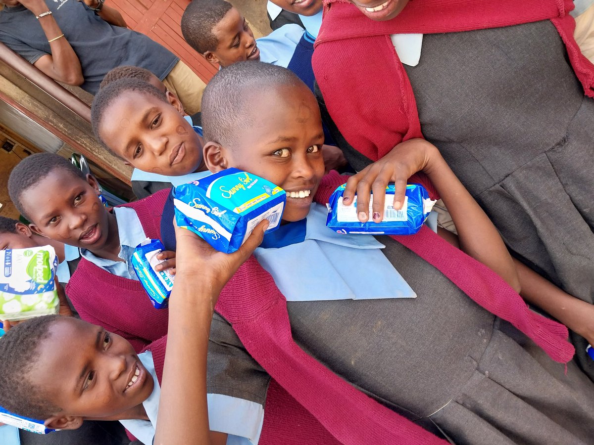 cultures_based's tweet photo. It was a mind blowing encounter with these beautiful queens of Ilmarba Primary in our mentorship today. 
We bless all our friends who donated pads and volunteered to mentor.
#AwakeningProgressiveCultures 
#AntiFGMboard https://t.co/H03FPa8c3f