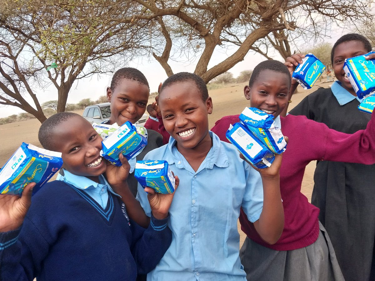 cultures_based's tweet photo. It was a mind blowing encounter with these beautiful queens of Ilmarba Primary in our mentorship today. 
We bless all our friends who donated pads and volunteered to mentor.
#AwakeningProgressiveCultures 
#AntiFGMboard https://t.co/H03FPa8c3f