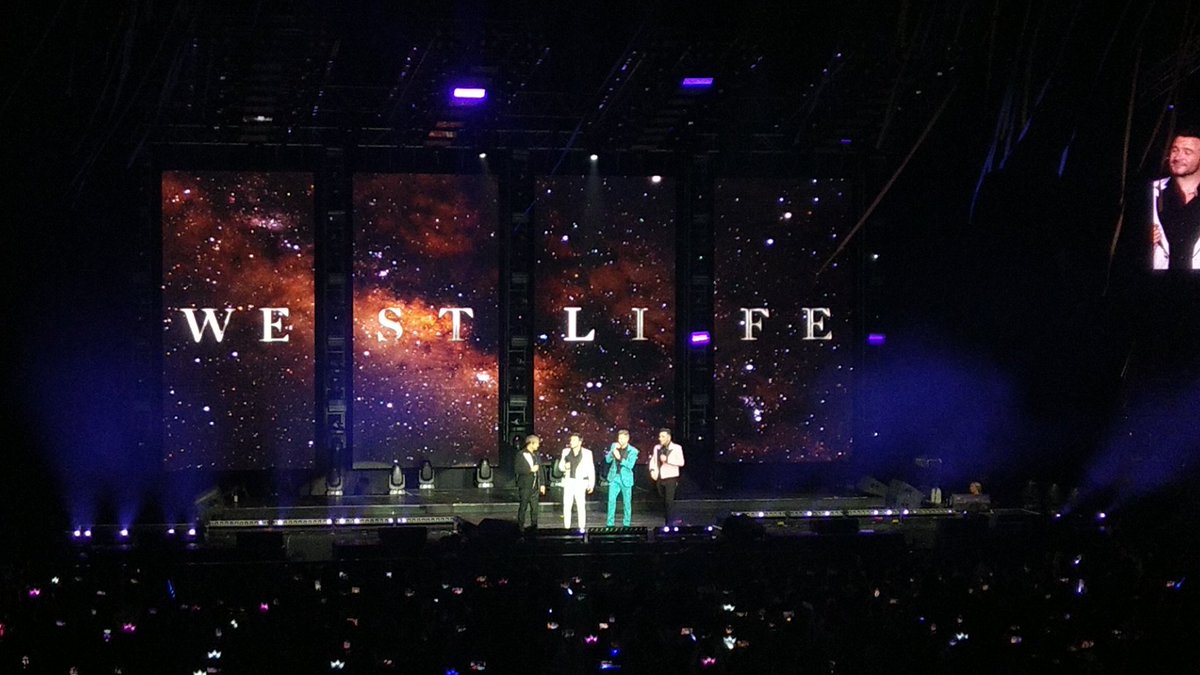 sarahdeasis12's tweet photo. My heart was filled with joy and love seeing Westlife performing on stage. My eyes had tears that I can't hold onto. Westlife was the best boyband for me eversince when I'm was young and this was the best part of my 90's childhood memories. Hope to see you soon. I Love You guys. https://t.co/uKBHDkNBAd