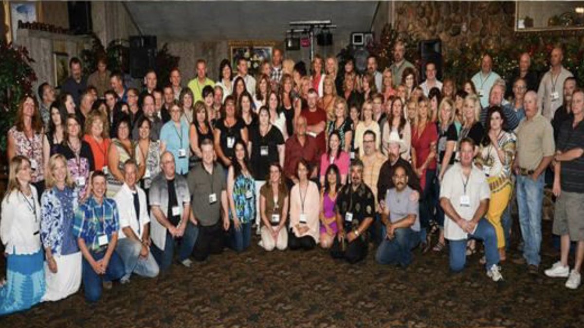 RHSRoyals1983's tweet photo. @Gravisgirl — Here’s hoping for an even BIGGER turnout for the 40-Year Reunion at @thetimbermine ! https://t.co/NMsjmxAucY